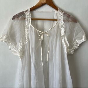 Vintage Vanity Fair Ivory Lace Nylon Sheer Robe